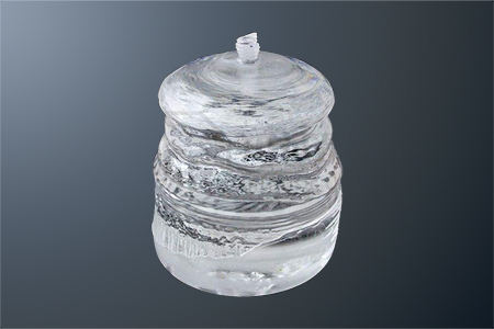 Verre avec saphir