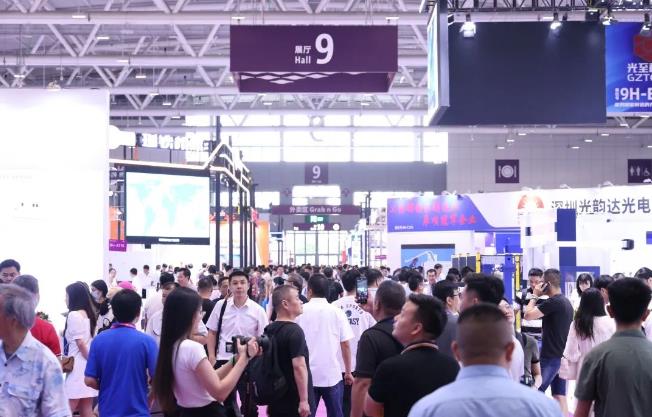 Um Optics remorque de l’exposition laser de shenzhen en juin