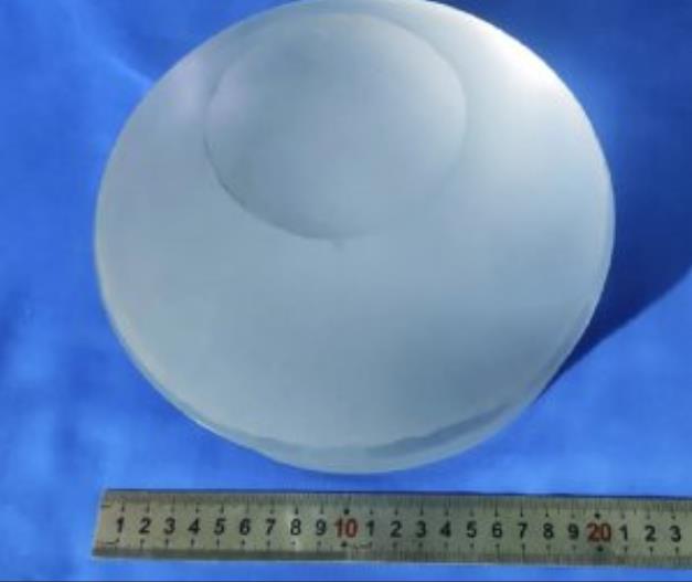 Um Optics8 "fluorure de calcium croissance monocristalline